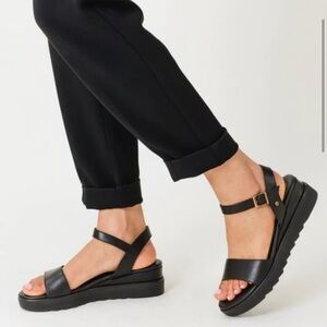 Patina by Portland Leather Soho Wedge black Sandals size 10